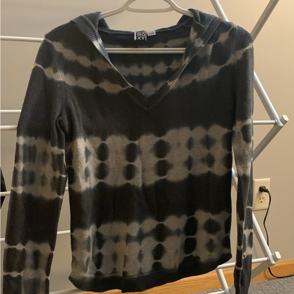 Roxy Charcoal and Light Gray Sweater